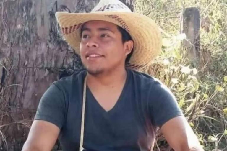 Se fuga policía acusado de matar a normalista de Ayotzinapa