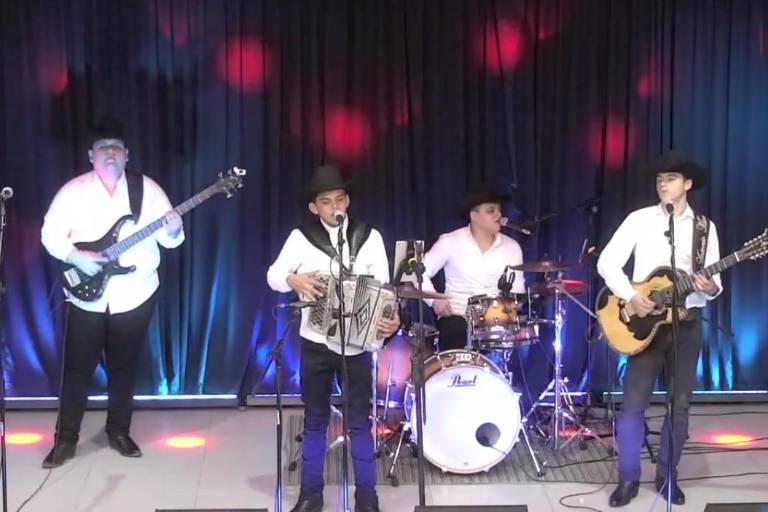 Los Mayores rinden homenaje a los grandes de la música norteña