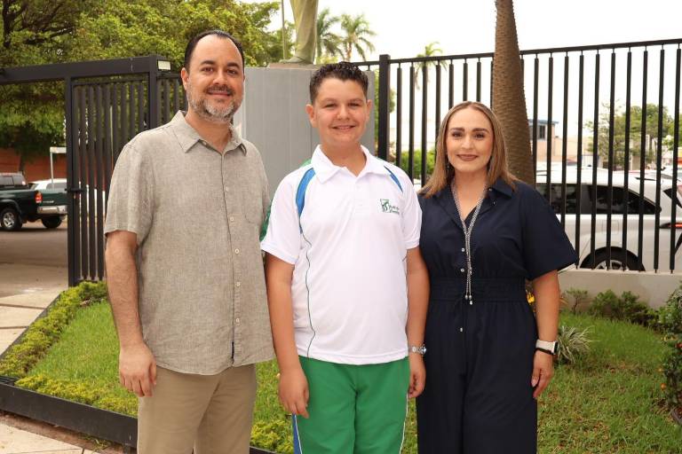 Con una misa, alumnos del Instituto Senda culminan su educación primaria