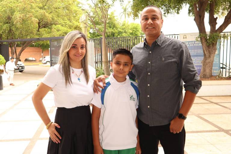 Con una misa, alumnos del Instituto Senda culminan su educación primaria