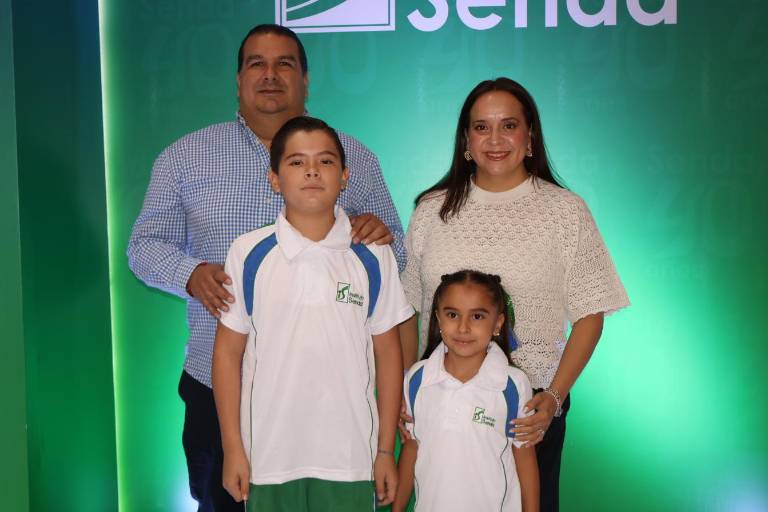 Celebran su graduación los pequeños de preescolar del Instituto Senda