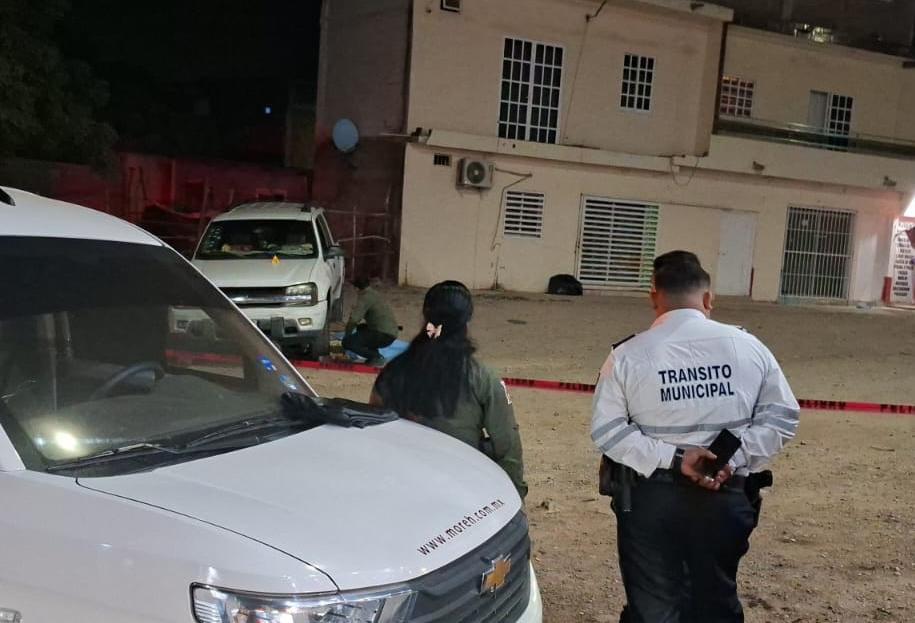 $!Adulta mayor muere arrollada por camioneta en la colonia Montebello, en Mazatlán