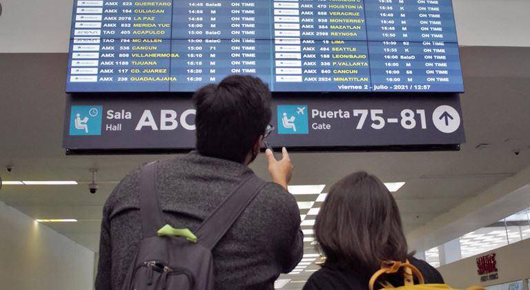 Aeropuerto de la CDMX reporta falla de comunicación entre radares; afecta vuelos desde EU y México