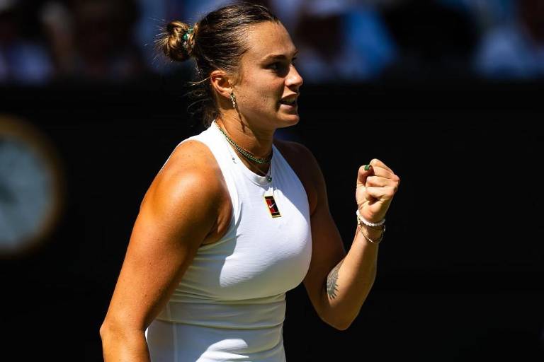 Sabalenka despierta a tiempo para meterse en sus terceras semifinales de Wimbledon