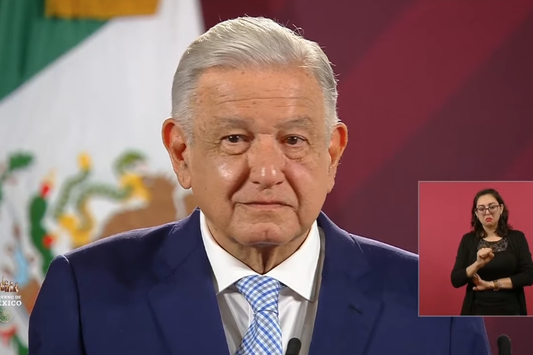 AMLO espera que otros aspirantes renuncien esta misma semana