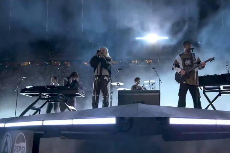Linkin Park deslumbra en la final de la Champions League 2025