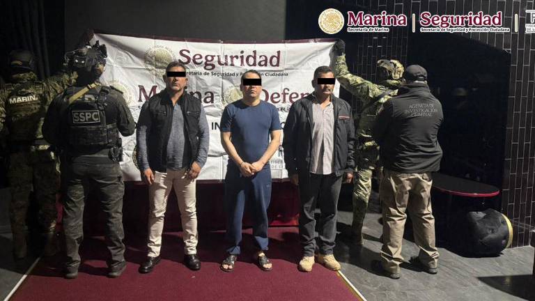 Cuatro personas son detenidas y 39 vehículos, incluidos automóviles de alta gama, son asegurados durante cinco cateos realizados en Puebla y San Andrés Cholula.