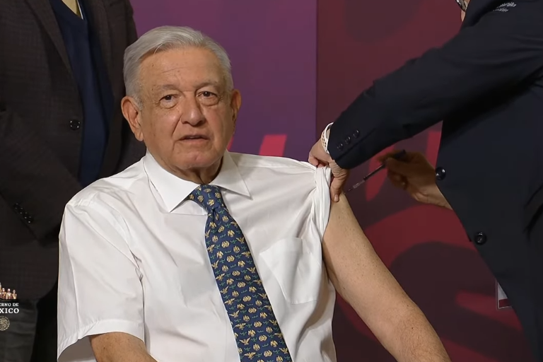 AMLO se aplica vacuna cubana Abdala contra el Covid