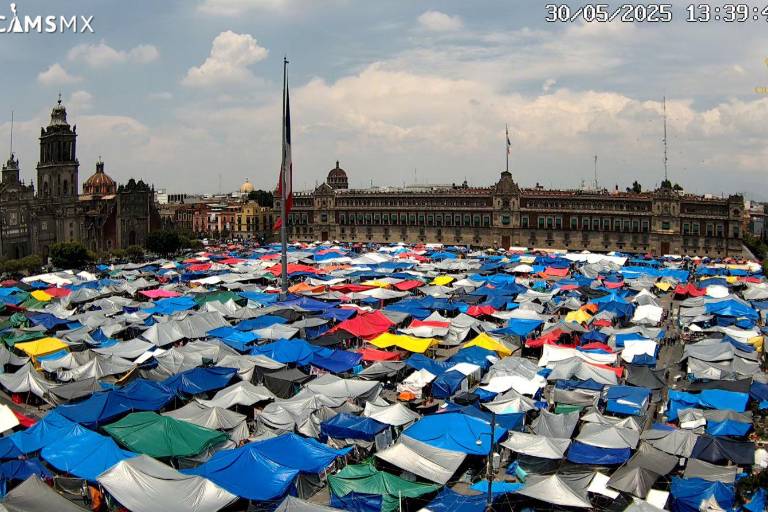 CNTE mantiene plantón en el Zócalo ante falta de acuerdos; ‘no vamos a claudicar’, dice en asamblea