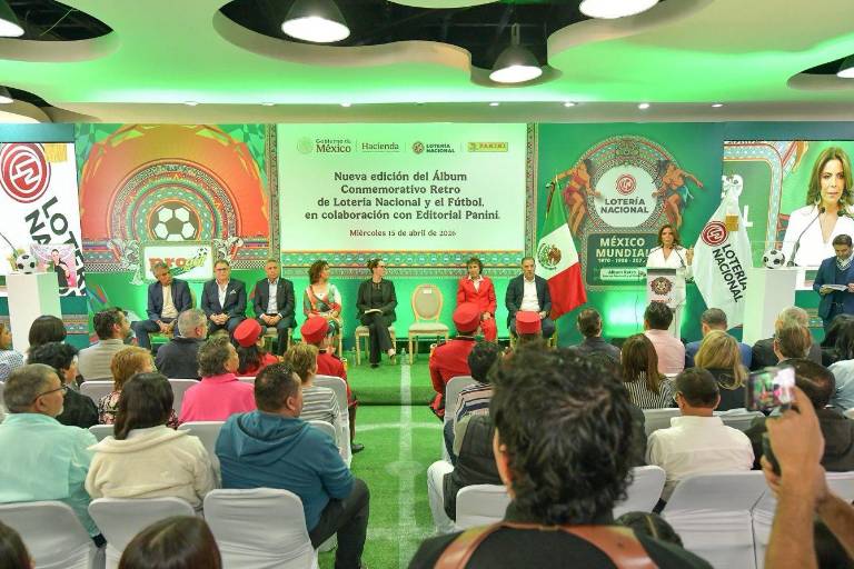 Como parte del mundial social, Lotería Nacional y Panini lanzan nueva edición gratuita del Álbum Retro de Fútbol que colecciona la memoria de México