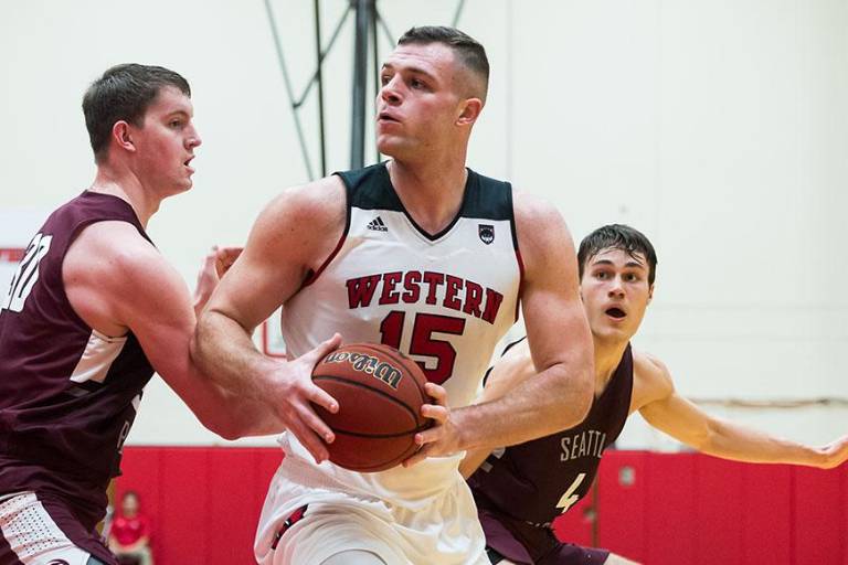 Vincent Boumann llega a aportar su poder a Venados Basketball