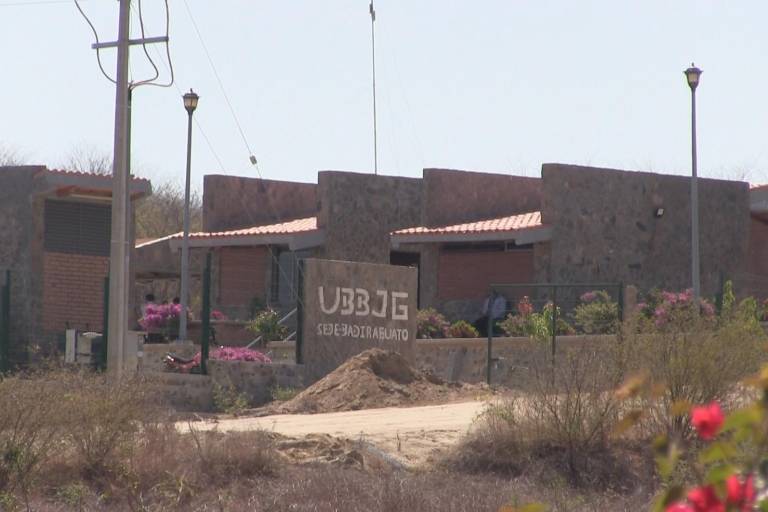 Despidos irregulares, sin derechos y con pagos condicionados en las Universidades para el Bienestar