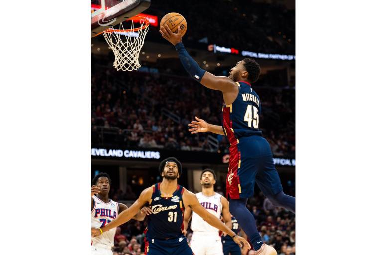 Mitchell en modo estrella y Cavs doblegan a los 76ers