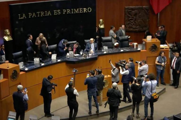 Diputados y senadores declaran validez de ‘supremacía constitucional’ tras aval de 23 congresos locales