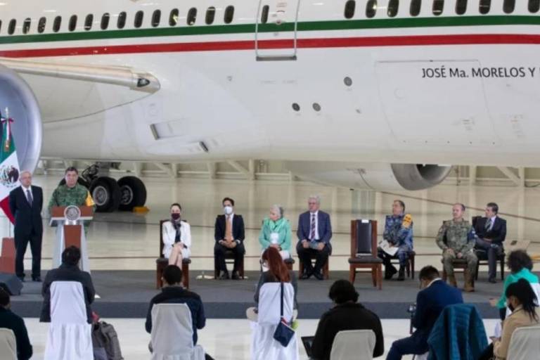 AMLO afirma que hay acuerdo para vender el avión presidencial