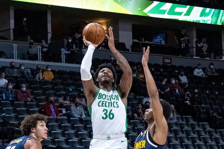 Jayson Tatum y Jaylen Brown comandan remontada de Celtics que pone freno a Nuggets