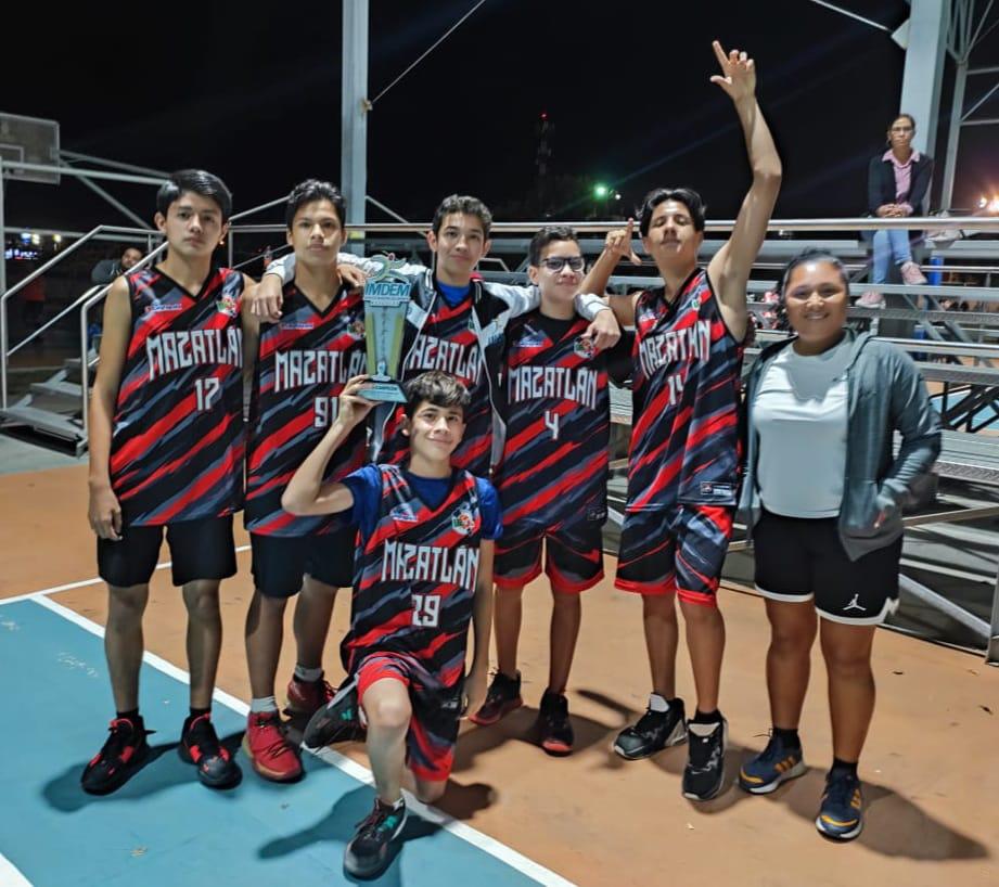 $!Premian a los mejores equipos de la Liga de Baloncesto Imdem