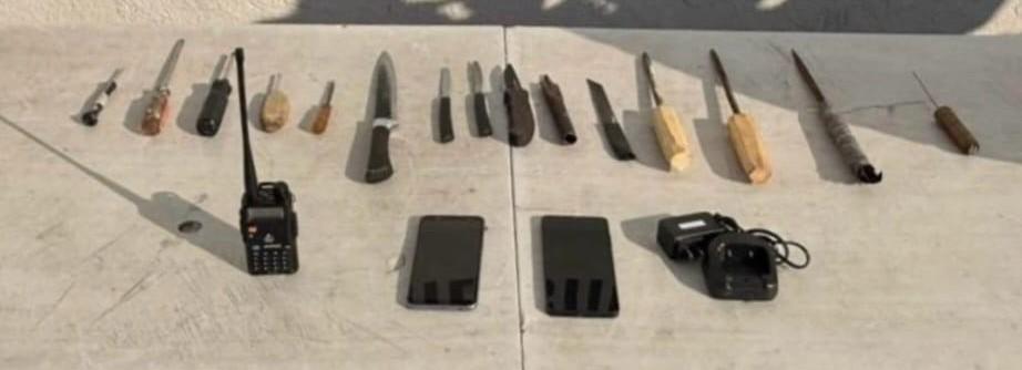 $!Aseguran objetos prohibidos durante revisión en el penal de Aguaruto