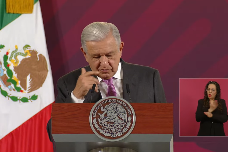 AMLO acusa a ministros de pactar con Creel para impedir desaparición de fideicomisos