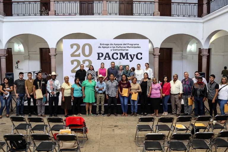 Entregan apoyos para 30 proyectos de cultura popular