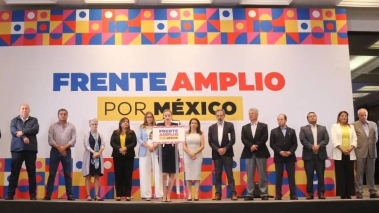 Integrantes del Frente Amplio por México dan a conocer la convocatoria para elegir al candidato presidencial de oposición.