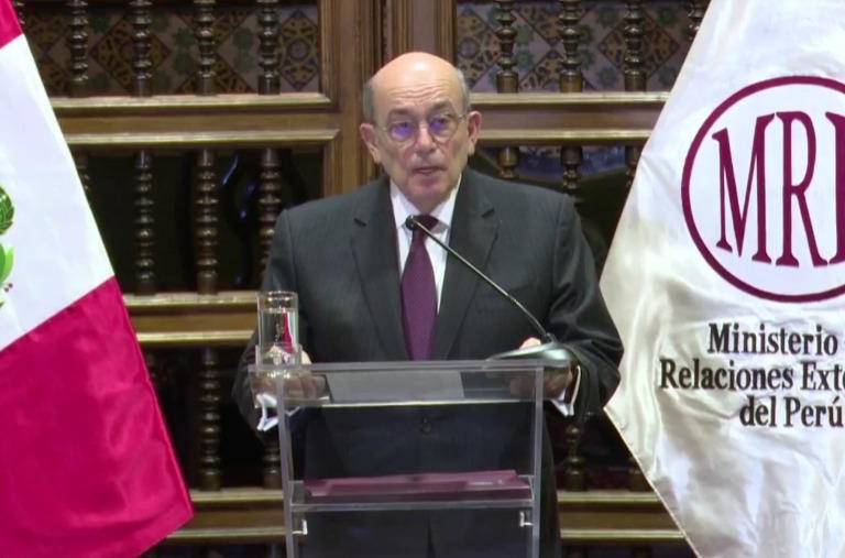 Perú rompe relaciones diplomáticas con México por asilo a ex primera ministra; reprueba declaraciones de Sheinbaum