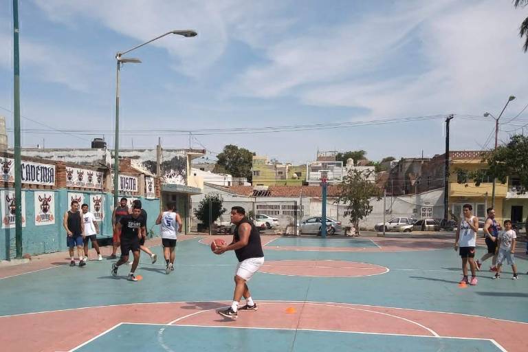 Piratas Basketball realiza pretemporada en cancha Ángel Flores