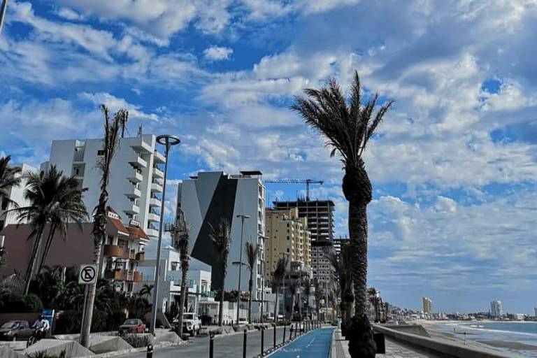 Para el Alcalde de Mazatlán, no era necesario lanzar licitación pública para comprar más de 2 mil luminarias