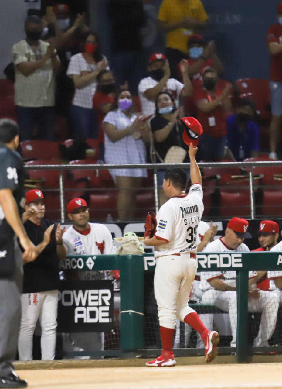 $!Venados de Mazatlán deja tendido a Charros de Jalisco en feria de carreras