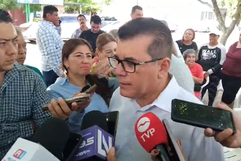 Asegura Alcalde de Mazatlán que hay sindicalizados que llegan al Ayuntamiento, checan, están un rato y se van