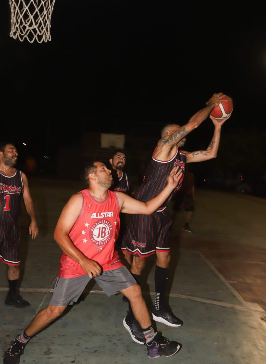 $!Manijas Team sale avante de compromiso en Baloncesto Veteranos