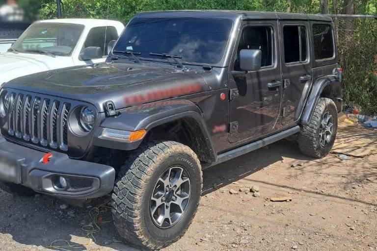 Aseguran en Culiacán vehículo todoterreno equipado hasta con un dron