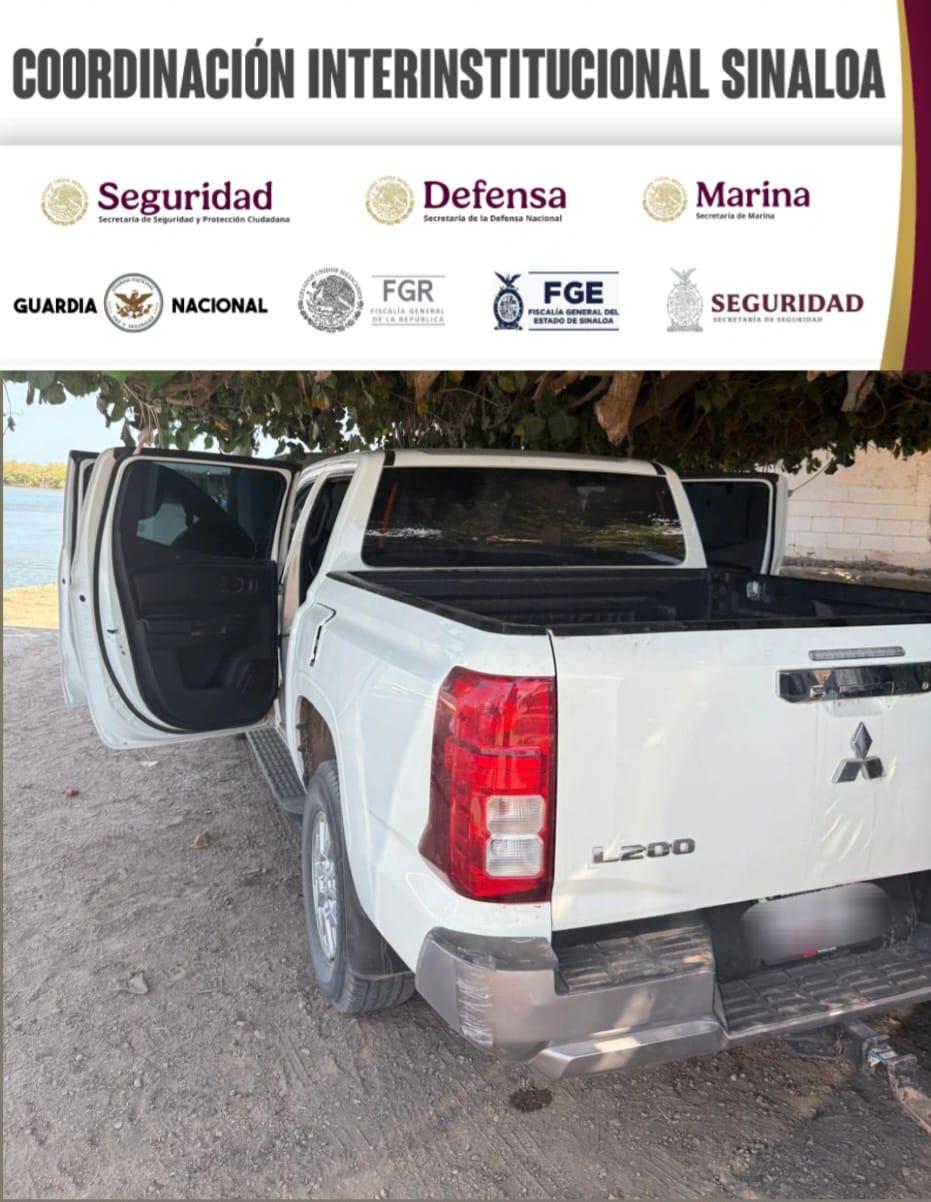 $!Detienen a 2 hombres y a un menor de edad, además aseguran arsenal, granadas y unidades blindadas en Navolato