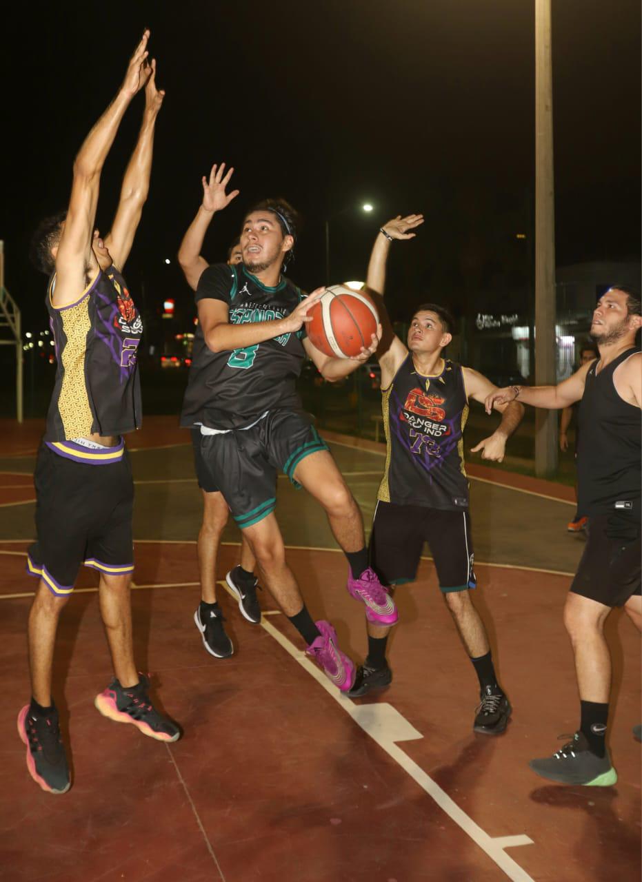 $!Aumenta nivel en Liga de Baloncesto del Parque Lineal