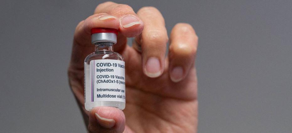 $!La OMS afirma que la vacuna contra el Covid-19 de AstraZeneca, en la imagen, presenta un balance positivo a la hora de calcular entre los beneficios y los riesgos