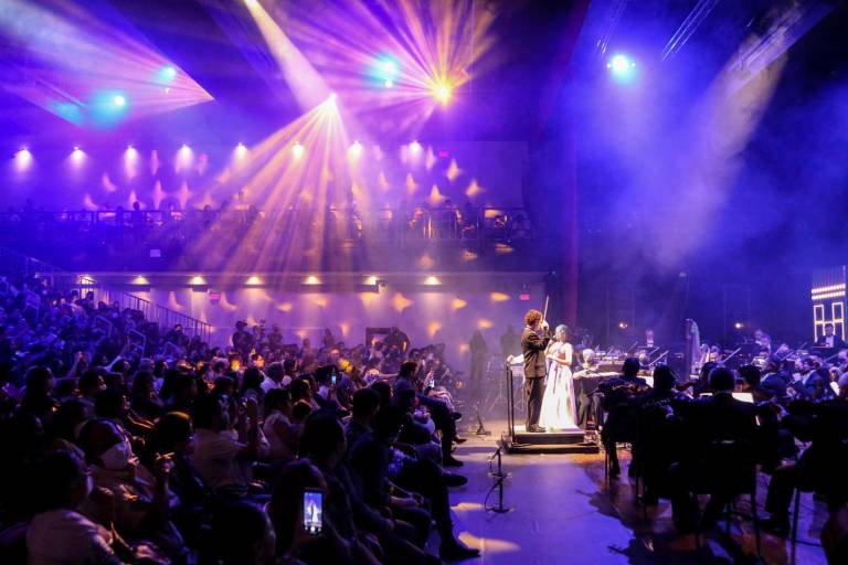 Participa la OSSLA en festejos del MIA con una memorable gala