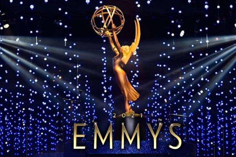 Cumplen los Emmy 73 años de premiar a lo mejor de la televisión