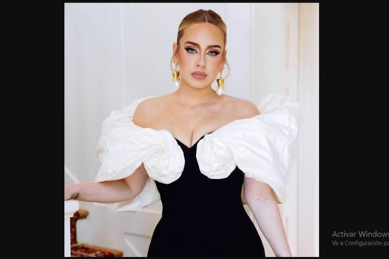 Anuncio de ‘30’ en varios edificios provoca rumores del regreso Adele