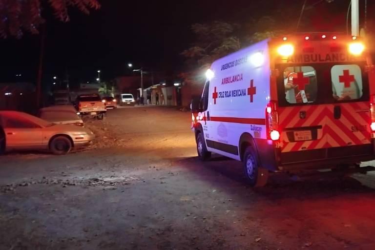 Civiles armados interceptan ambulancia en Culiacán y amenazan a paramédicos