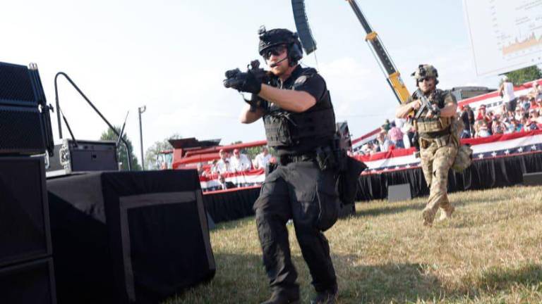 Un dron se encontraba entre los objetos recuperados por los investigadores del vehículo del tirador.