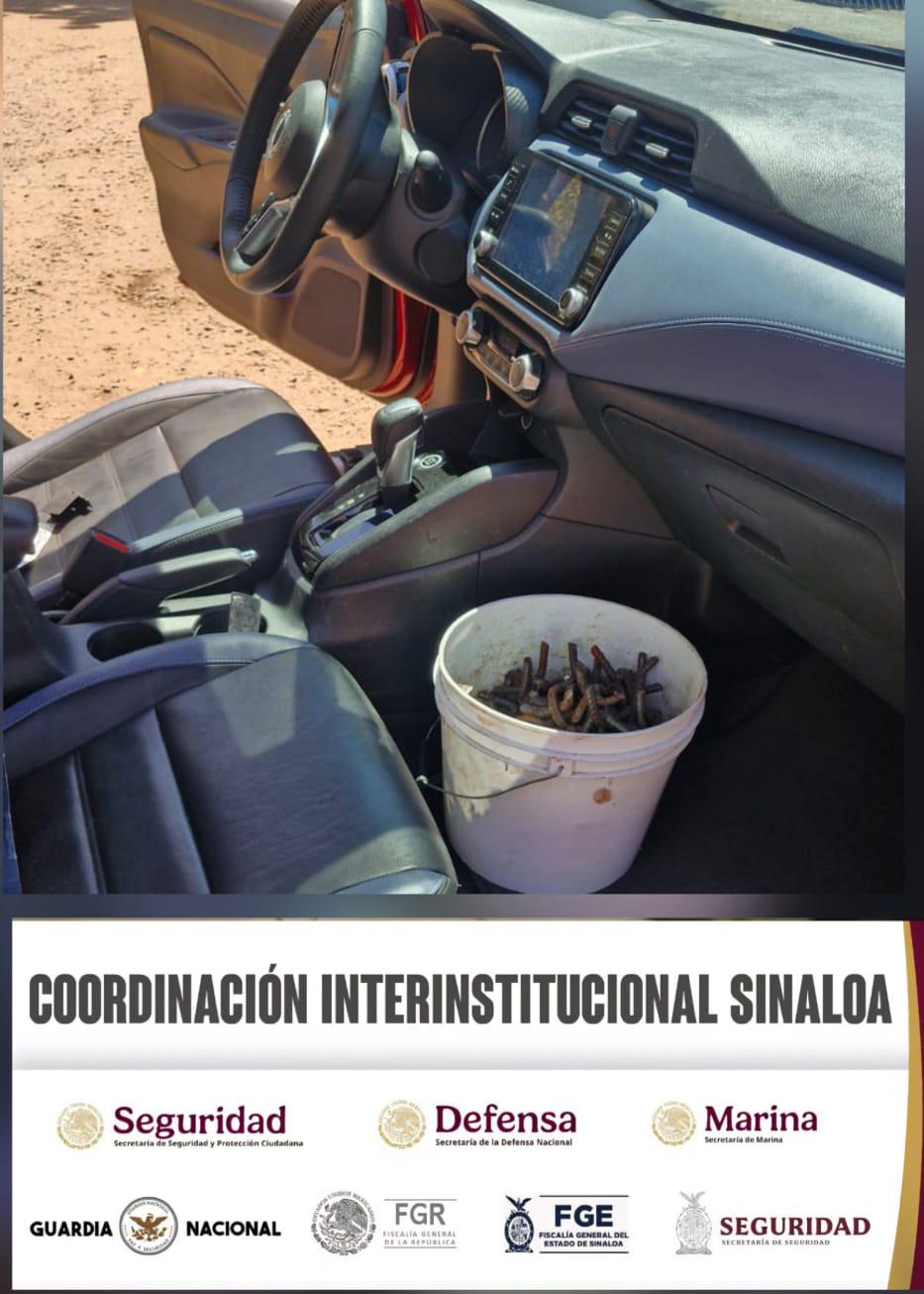 $!Le ponen el alto a un civil, lo detienen y le aseguran un arma de fuego en la colonia Villa del Cedro, en Culiacán