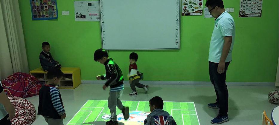 $!Niños con autismo aprenden con la ayuda de la nueva tecnología en China.