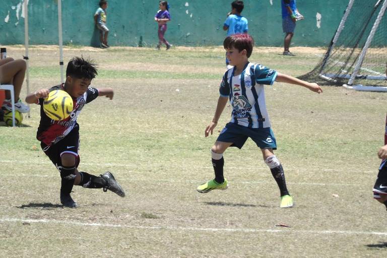 Dragones conquista segundo triunfo en Copa Mazatlán