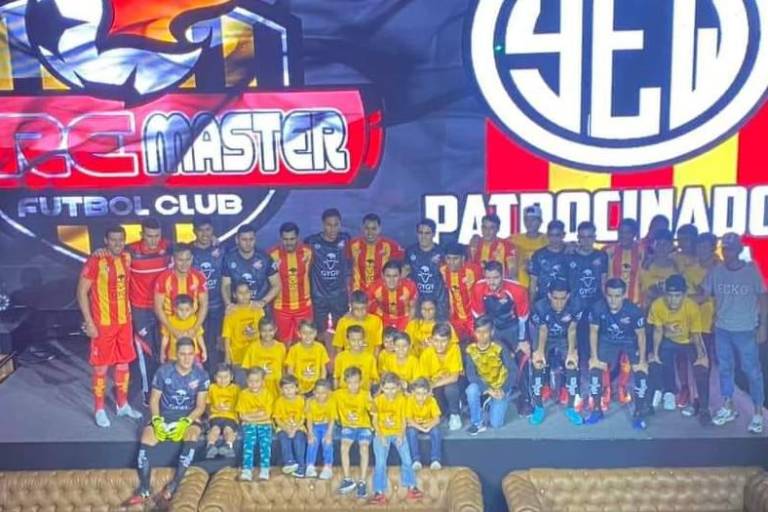 Presenta Fire Máster FC su nueva ‘piel’ para temporada de balompié local