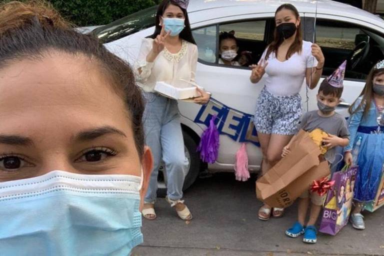 Es ‘Elsa’ en su cumpleaños