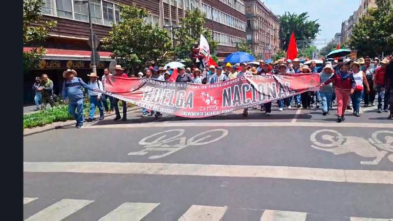La CNTE protesta para exigir la derogación de la Ley del ISSSTE de 2007.