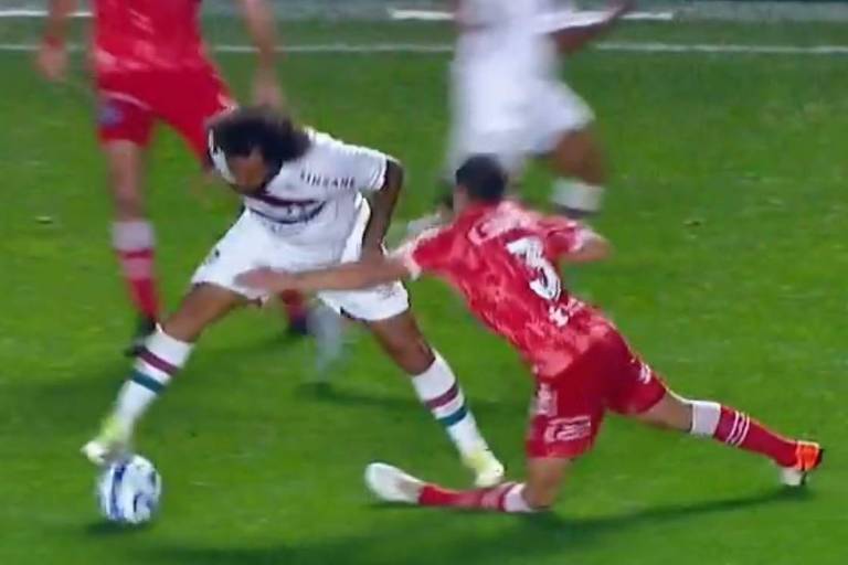 Marcelo fractura a rival y sale llorando en la Libertadores