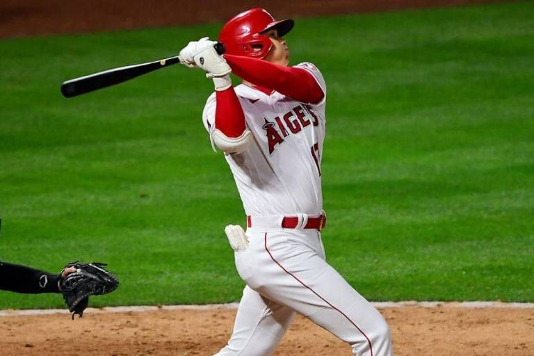Shohei Ohtani brilla en el montículo y a la ofensiva para ser el Jugador de la Semana
