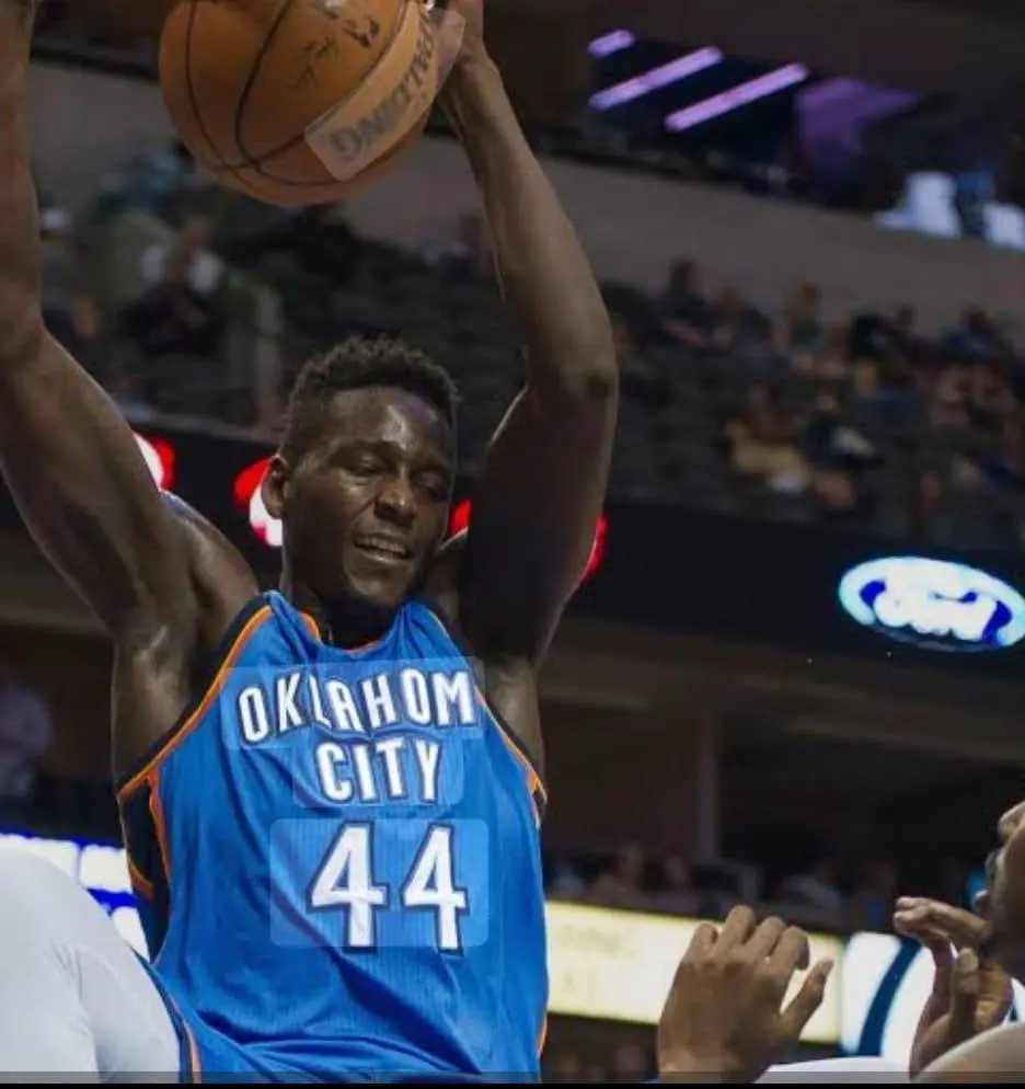 $!Nigeriano Talib Zanna se une a Venados Basketball