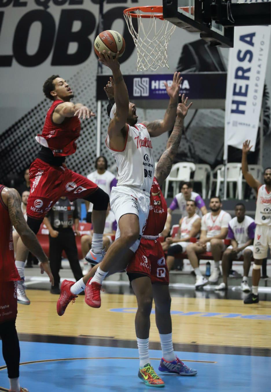 $!Venados deja ir su posible primera serie del rol al caer ante Toros